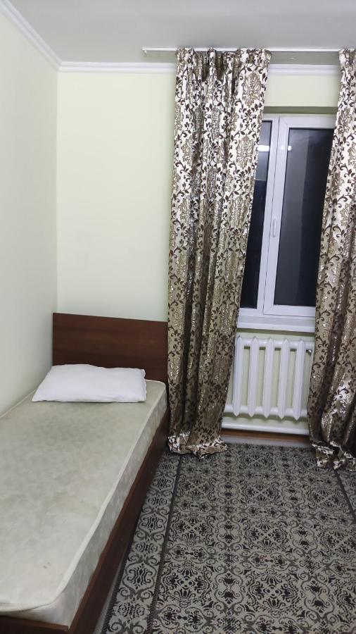 Хостел На Барахолки Almatý Exterior foto