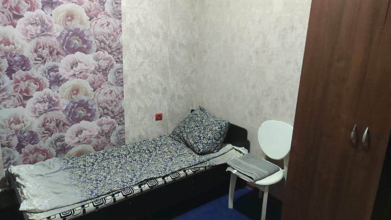 Хостел На Барахолки Almatý Exterior foto